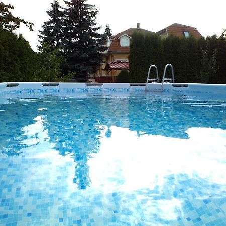 Aniko Apartmanhaz Balatonföldvár エクステリア 写真