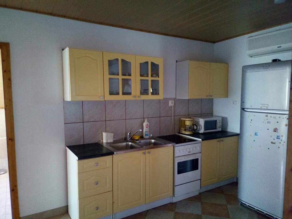 Aniko Apartmanhaz Balatonföldvár エクステリア 写真