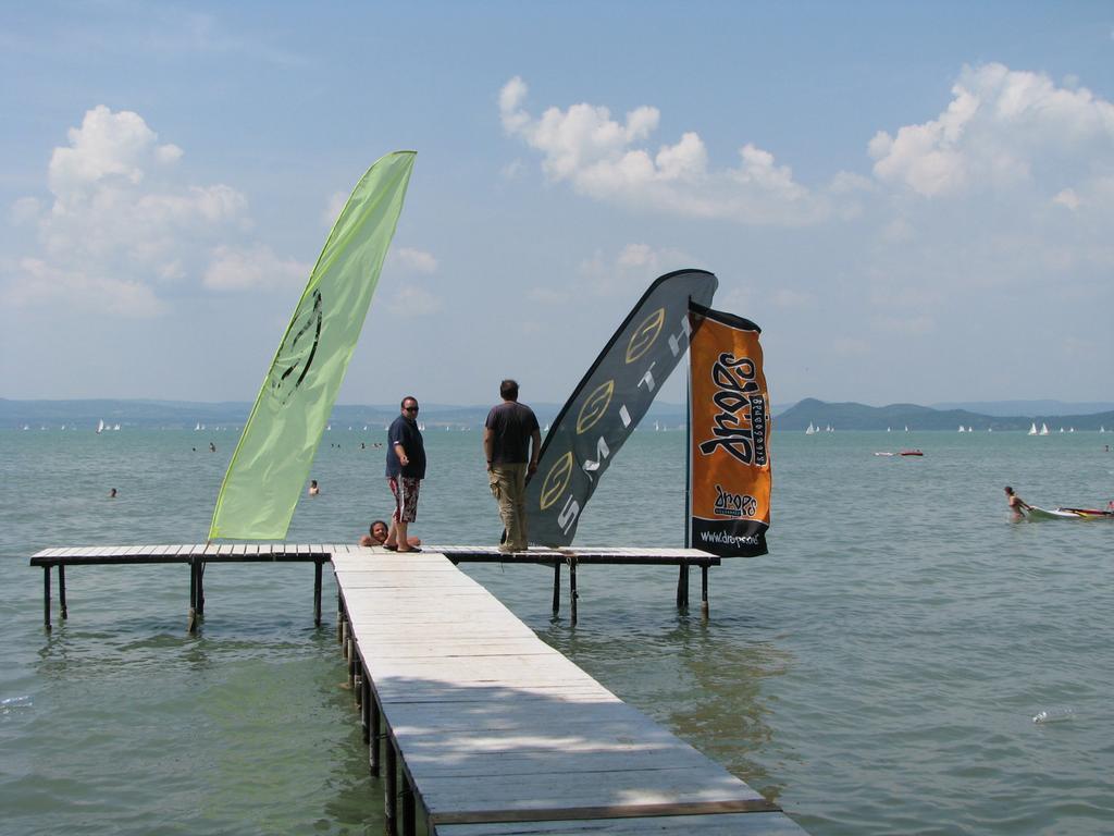 Aniko Apartmanhaz Balatonföldvár エクステリア 写真